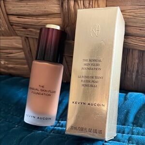Kevyn Aucoin The Sensual Skin Fluid Foundation - shad sf13